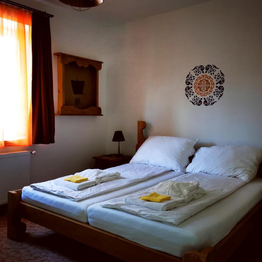 Szabolcs Vezer Panzio Bed and Breakfast Eksteriør billede