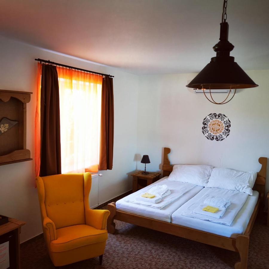 Szabolcs Vezer Panzio Bed and Breakfast Eksteriør billede