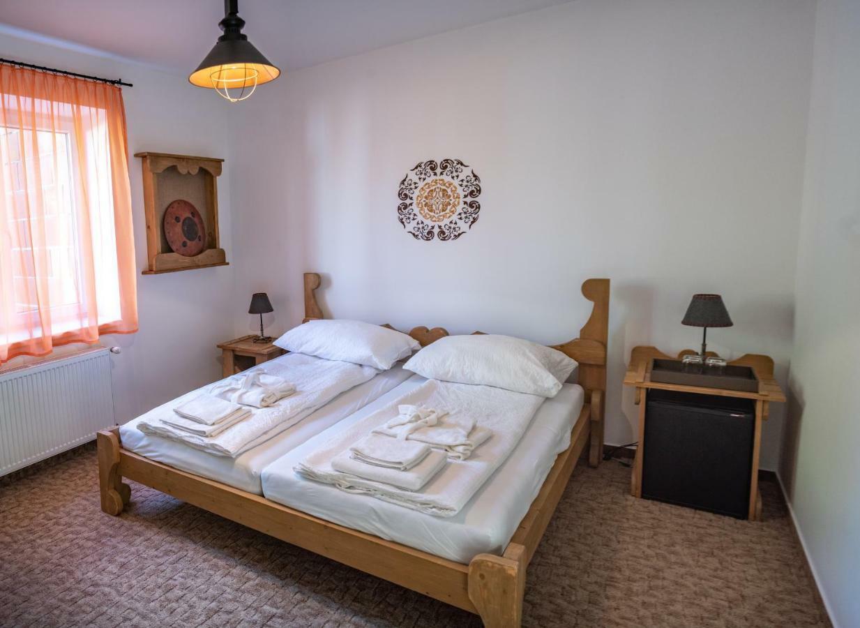 Szabolcs Vezer Panzio Bed and Breakfast Eksteriør billede