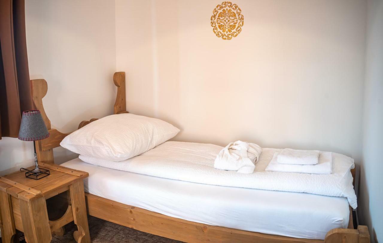 Szabolcs Vezer Panzio Bed and Breakfast Eksteriør billede